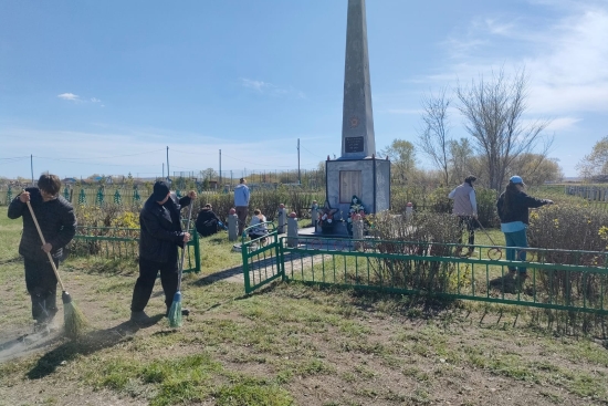 В честь 7 мая – Дня защитника Отечества девочки Школьного парламента представили праздничное видеопоздравление. В своих словах выразили искреннюю благодарность и глубокое уважение защитникам Родины, подчеркнув значимость мужества, героизма и преданного сл